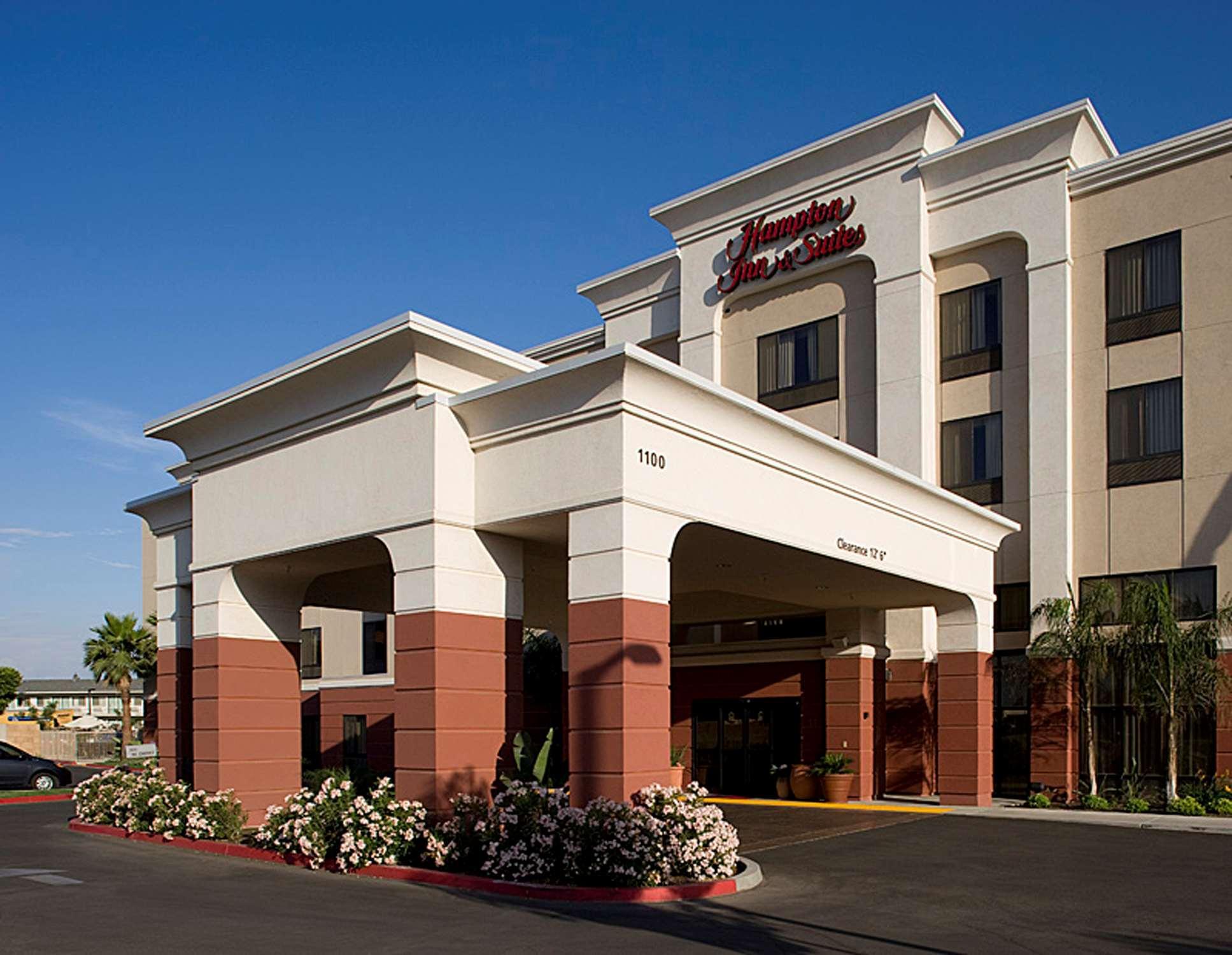 Hampton Inn & Suites Туларе Экстерьер фото