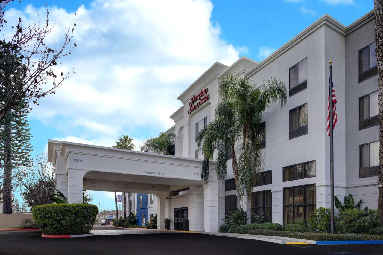 Hampton Inn & Suites Туларе Экстерьер фото