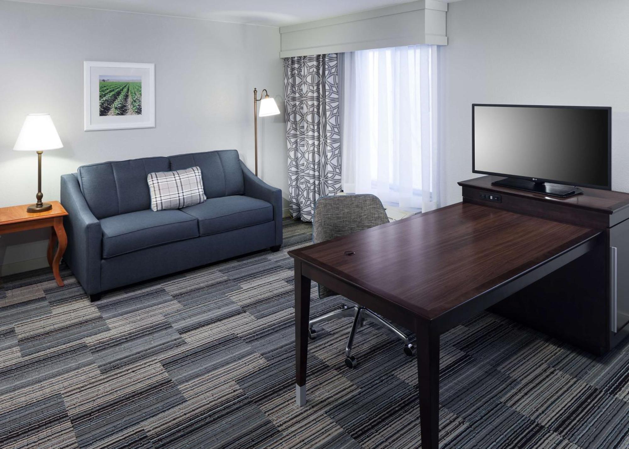 Hampton Inn & Suites Туларе Экстерьер фото