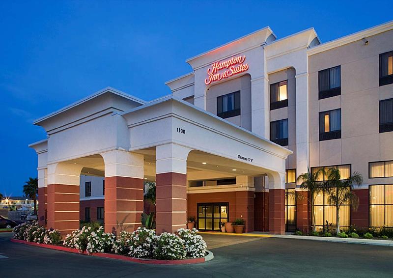 Hampton Inn & Suites Туларе Экстерьер фото